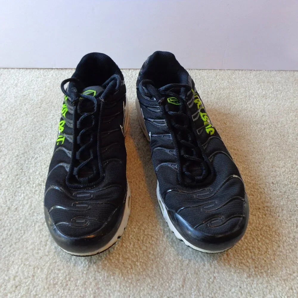 NIKE Kids Air‎ Max Plus I GS Black Volt  DM3264-001 Size 6.5Y
